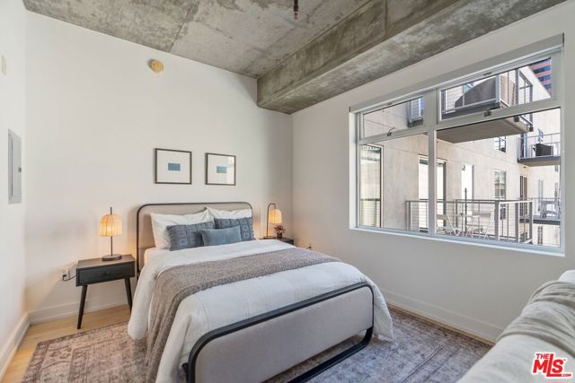 645 W 9th Street, Los Angeles CA: https://media.crmls.org/mediaz/c3362342-25a2-4783-bed5-6cf5dbccd54b.jpg