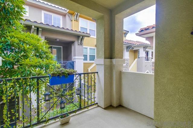 43 Via Sovana, Santee CA: https://media.crmls.org/mediaz/c33623e2-dfe0-4808-a21c-4a34ac71ee70.jpg