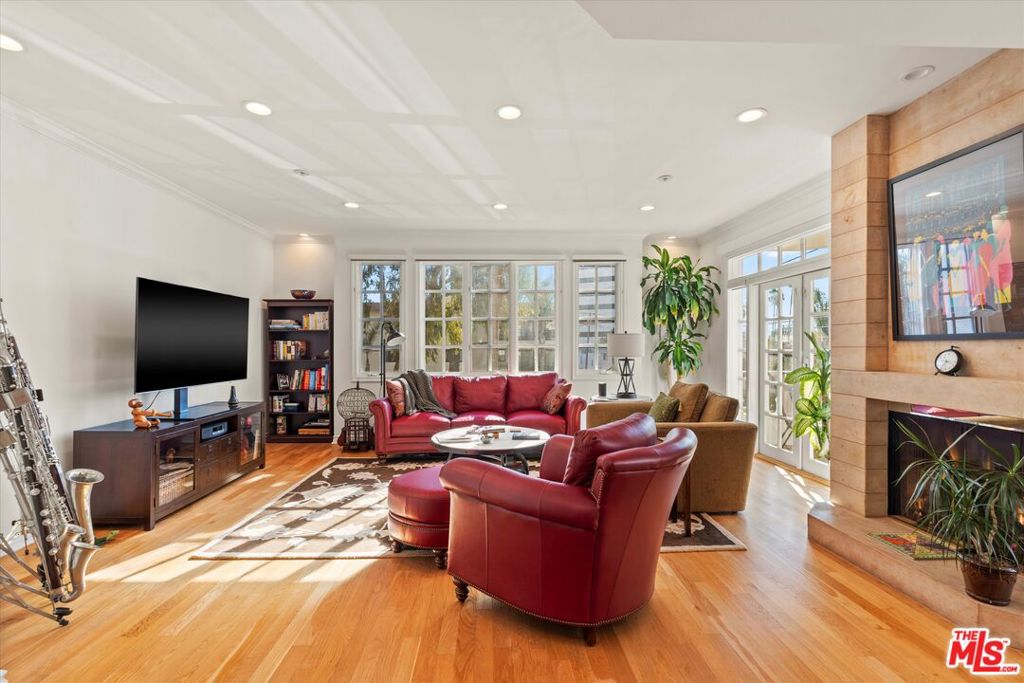 421 California Avenue #102