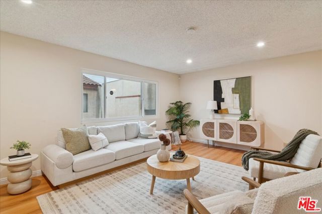 1050 S Garfield Avenue, Monterey Park CA: https://media.crmls.org/mediaz/c337a1db-b4bc-4480-b650-3cb9362bc885.jpg