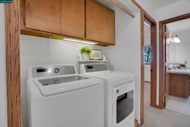 1027 W Arlington Way, Martinez CA: https://media.crmls.org/mediaz/c3384192-2fc1-4abe-a7ee-a684d7eca80e.jpg