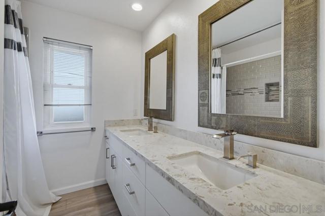 12835 Via Caballo Rojo, San Diego CA: https://media.crmls.org/mediaz/c338764f-0e96-4320-bbd9-c02633b54834.jpg