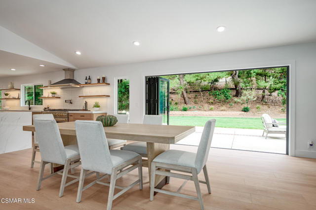 674 Lautrec Court, Thousand Oaks CA: https://media.crmls.org/mediaz/c338ab64-1f2b-4ff5-b598-9b1b8536a35b.jpg