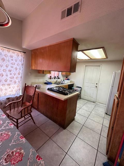 125 N Martin Street, Porterville CA: https://media.crmls.org/mediaz/c338b693-dc7d-4ae0-8419-834afe2ff9ab.jpg