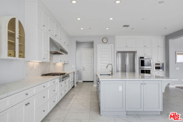 20326 W Liverpool Way, Porter Ranch CA: https://media.crmls.org/mediaz/c338c76f-3e7c-4614-8eed-15a77f7c5b4a.jpg