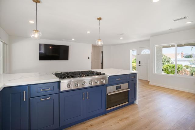 1337 Calle Colnett, San Marcos CA: https://media.crmls.org/mediaz/c339ccdd-aa68-49a6-bad5-84c67d92f027.jpg