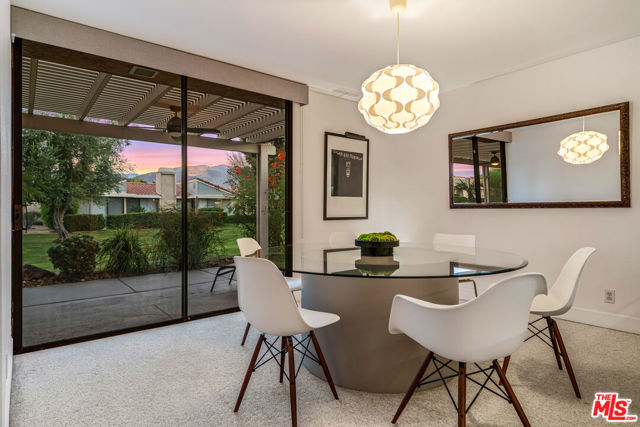 72305 Rodeo Way, Rancho Mirage CA: https://media.crmls.org/mediaz/c33ae37a-9094-4735-94b1-132a9d0a76e4.jpg