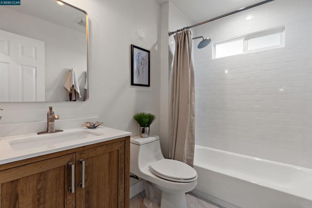 225 Babette Ct, Pleasant Hill CA: https://media.crmls.org/mediaz/c33c181d-efd4-4db7-adfc-f0a3a0e4ff35.jpg