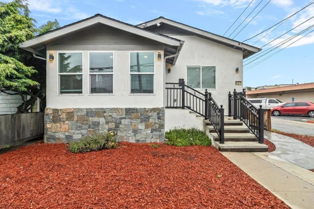 207 E San Luis Street, Salinas CA: https://media.crmls.org/mediaz/c33cb884-c71f-4b87-9489-c56b41e4f80f.jpg