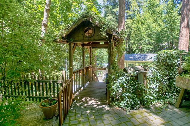 7030 Scotts Valley Drive, Scotts Valley CA: https://media.crmls.org/mediaz/c33ceec2-27c8-4fb6-bf48-0f4691ff6c0d.jpg