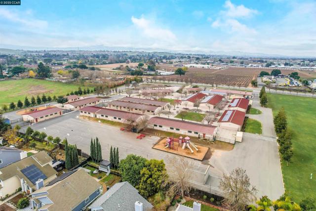 115 Montevino Ct, Oakley CA: https://media.crmls.org/mediaz/c33cf283-44e0-4bf0-8ea2-7c6c268de13d.jpg