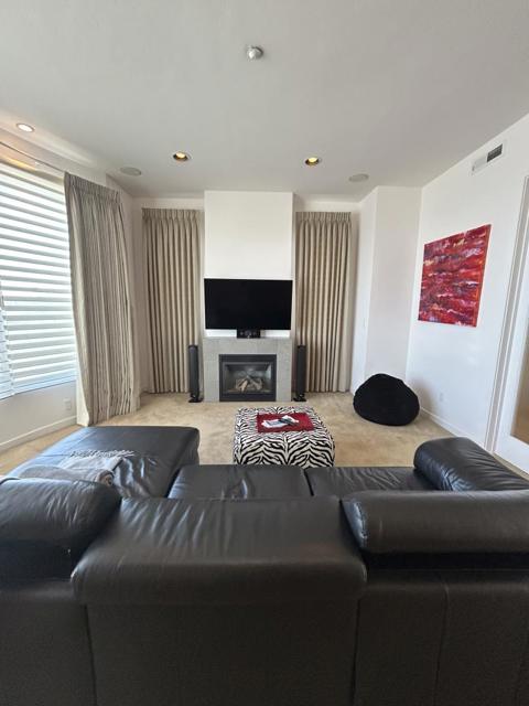 944 W West Cliff Drive, Santa Cruz CA: https://media.crmls.org/mediaz/c33d008d-2f9f-48e8-a0ae-a43b94e42bdc.jpg