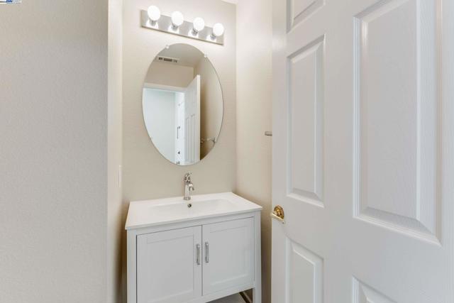 4579 Mangrove Dr, Dublin CA: https://media.crmls.org/mediaz/c33d8114-bb85-40d0-a027-ce6401b6771c.jpg