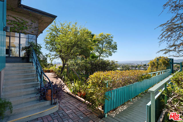 1750 Silverwood Terrace photo 4