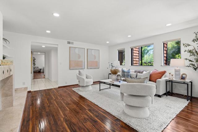 522 Thain Way, Palo Alto CA: https://media.crmls.org/mediaz/c33da546-9a4d-4344-a4ba-00d81eb5c10c.jpg