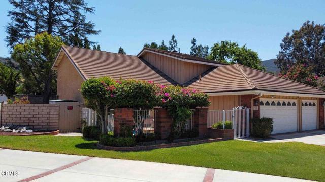 718 Pamela Wood Street, Thousand Oaks CA: https://media.crmls.org/mediaz/c33ea64f-a3b3-4cf8-a25f-23cd4a28fcd0.jpg
