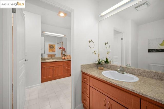 5855 Horton St, Emeryville CA: https://media.crmls.org/mediaz/c33f183f-3261-4d09-a628-63c9825c5c0a.jpg