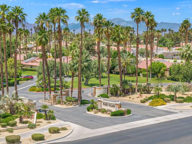 130 Willow Lake Drive, Palm Desert, CA 92260