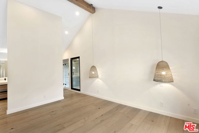 24728 Vantage Point Terrace, Malibu CA: https://media.crmls.org/mediaz/c33fadaf-d345-4733-88da-dc4ee7603a14.jpg