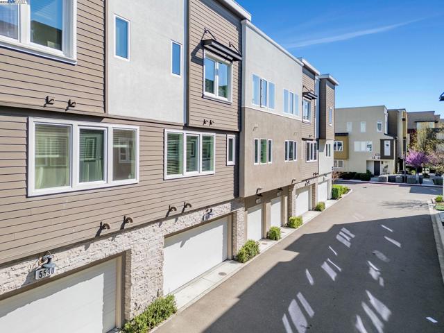5588 El Dorado Ln, Dublin CA: https://media.crmls.org/mediaz/c33fe596-5a51-45f6-9770-71e91a0854be.jpg