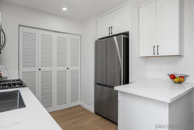 268 Festival Dr, Oceanside CA: https://media.crmls.org/mediaz/c340393c-a8f1-4a32-bf8f-6690c3b07124.jpg