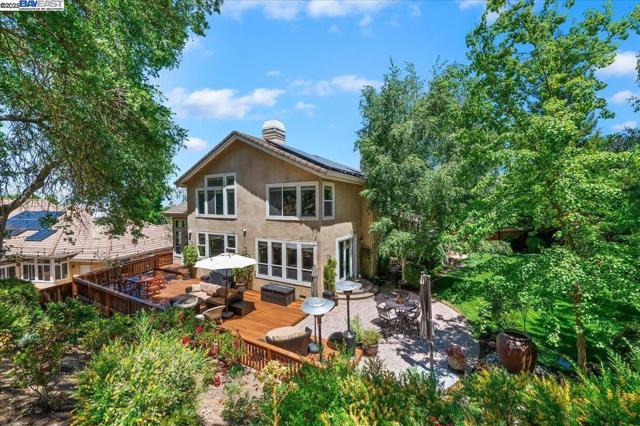 3761 SMALLWOOD COURT, Pleasanton CA: https://media.crmls.org/mediaz/c3406350-0ce0-4335-9e3f-1ec04c824743.jpg