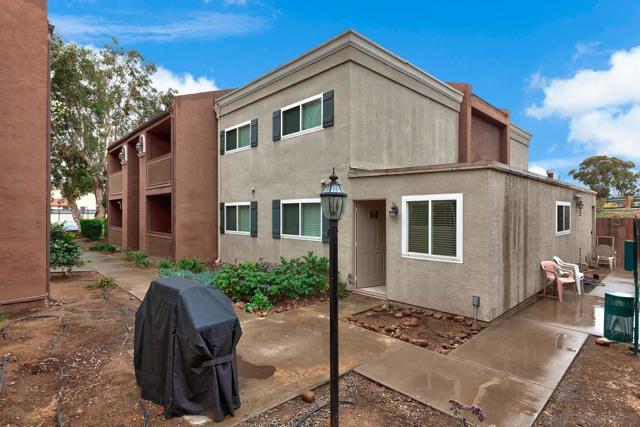 550 Graves, El Cajon CA: https://media.crmls.org/mediaz/c340bf82-2b36-488e-9282-69c84f4af8a8.jpg