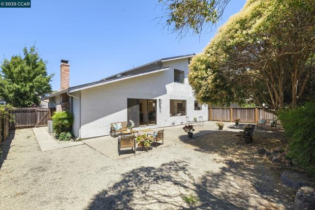 169 Castleton Court, San Ramon CA: https://media.crmls.org/mediaz/c3422893-062e-4140-8139-603e01b2c0f8.jpg