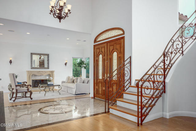 7111 Los Coyotes Place, Camarillo CA: https://media.crmls.org/mediaz/c34263b5-e254-46ac-80b6-4828206c8ee4.jpg