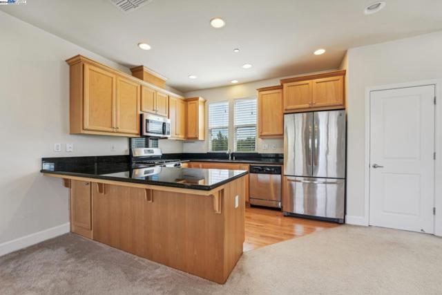 Image 18 of 45 For 23320 Wilmot Cir