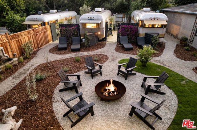 272 N Topanga Canyon Boulevard, Topanga CA: https://media.crmls.org/mediaz/c34330d4-1b76-45c4-ad62-470d7eee7297.jpg