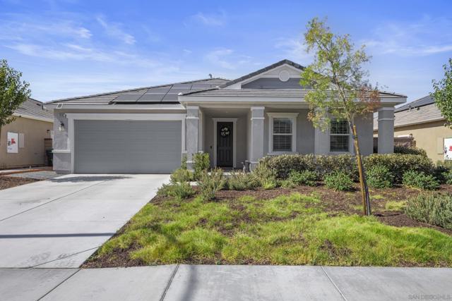 28382 Hopscotch dr,  CA: https://media.crmls.org/mediaz/c343864a-5bac-426e-8baf-0ca184c3082f.jpg