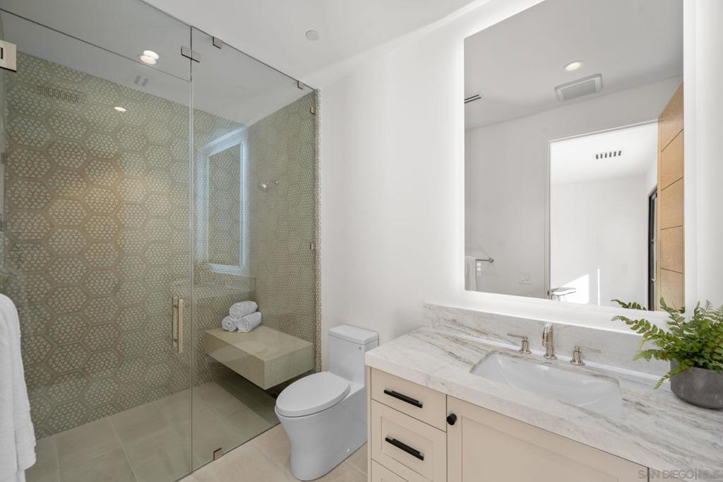 MLS #250043116SD image #24