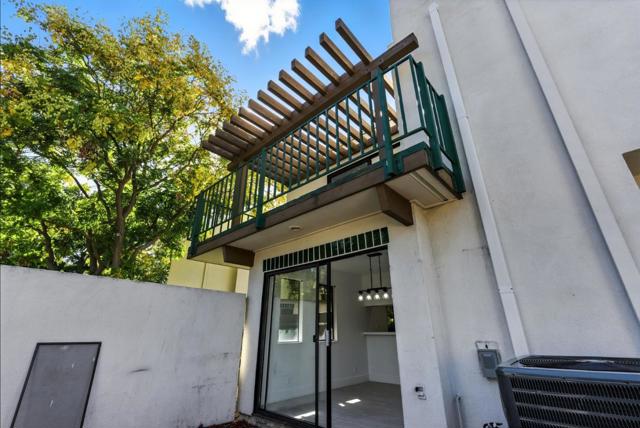 25 Bud Court, Pleasant Hill CA: https://media.crmls.org/mediaz/c3444d30-7f00-424d-b9d5-b32355a9ec60.jpg