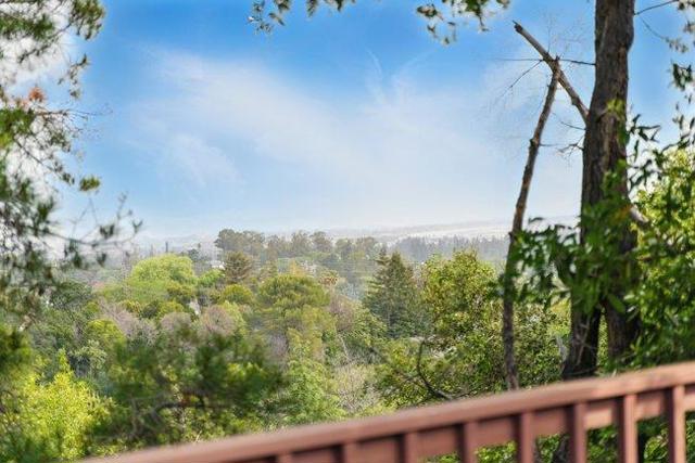 3642 Mcnulty Way, Redwood City CA: https://media.crmls.org/mediaz/c344d8ff-f4f2-4add-8d07-c1f13f9d6a76.jpg