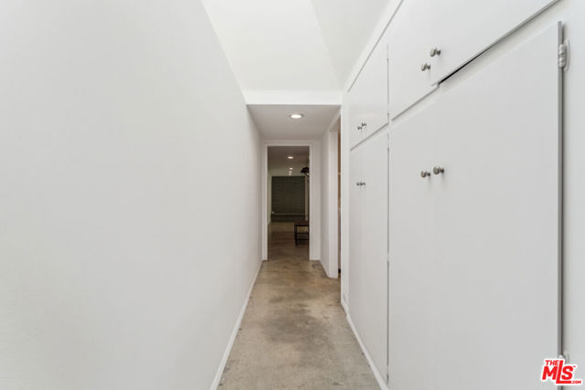 13443 Bayliss Road, Los Angeles CA: https://media.crmls.org/mediaz/c3452cee-b73f-4192-a60c-a6fe9a07d27d.jpg