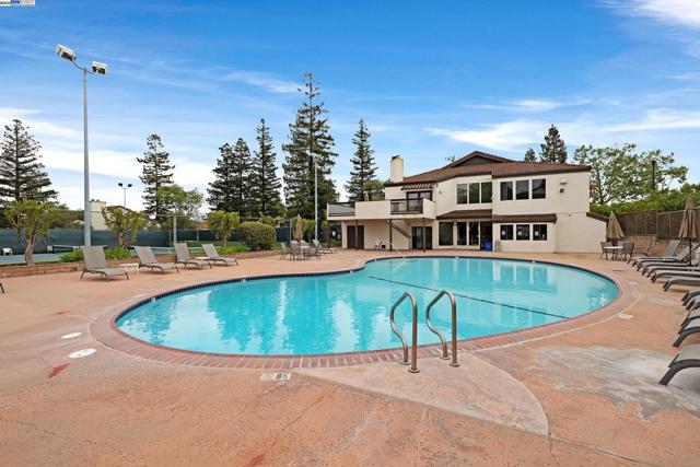 21109 Gary Dr, Hayward CA: https://media.crmls.org/mediaz/c3453406-015c-4cf9-b5bd-0320a274ef46.jpg