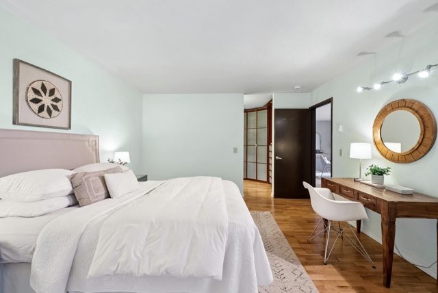 Image 19 of 56 For 2101 Shoreline Dr  153