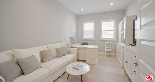 20326 W Liverpool Way, Porter Ranch CA: https://media.crmls.org/mediaz/c3459409-b51f-41f0-8b44-83e8140dbdde.jpg