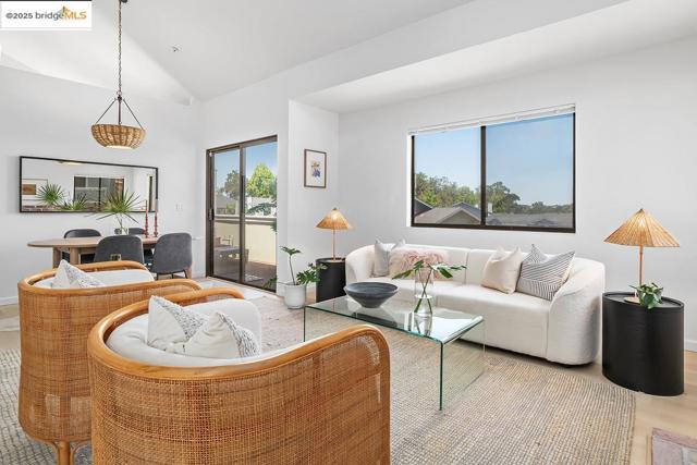 46 Birchwood Dr, Novato CA: https://media.crmls.org/mediaz/c345a765-e00a-487d-9f17-d34b266b4aed.jpg