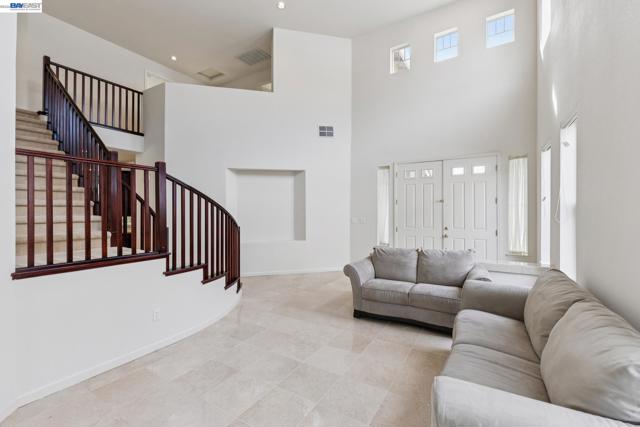 Image 5 of 51 For 25318 Buckeye Dr