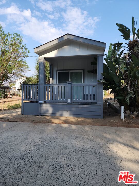 17650 Grand Avenue, Lake Elsinore CA: https://media.crmls.org/mediaz/c34601ac-e852-470e-a032-da579ebc63a6.jpg