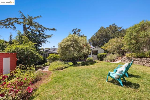 10 Wilding LN, Oakland CA: https://media.crmls.org/mediaz/c3469d4b-1c5e-4b1e-bd39-416797bd0b9f.jpg