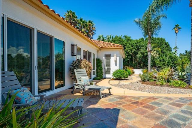 2860 Via Rancheros Way, Fallbrook CA: https://media.crmls.org/mediaz/c34715ef-d2f8-42ed-bb6a-ac2e16422583.jpg