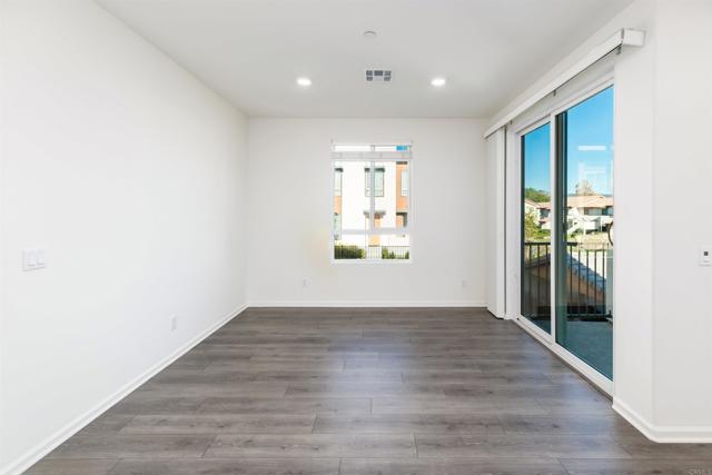 Detail Gallery Image 16 of 34 For 953 Radcliffe Trl, Vista,  CA 92081 - 2 Beds | 2 Baths