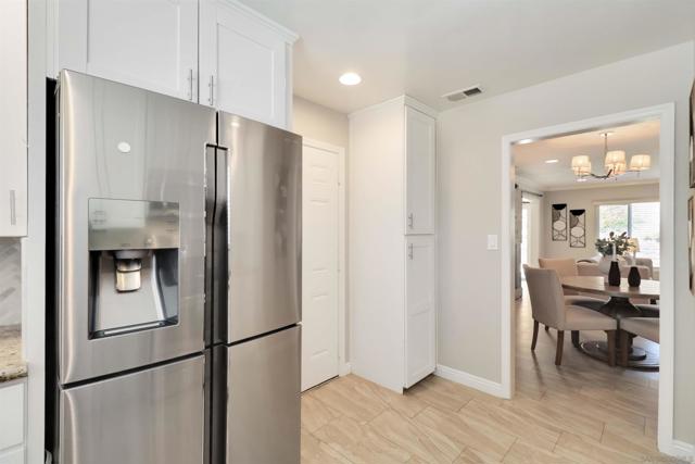 918 La Tierra Dr, San Marcos CA: https://media.crmls.org/mediaz/c34879a3-2d9b-4ca2-a90e-8bed284be67e.jpg