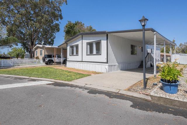 13990 Monte De Oro, Castroville CA: https://media.crmls.org/mediaz/c348f6a9-fa4e-483e-b759-ef88ff781516.jpg