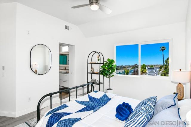 4503 Carnaby, Carlsbad CA: https://media.crmls.org/mediaz/c34945c0-2777-4b97-b39d-776d6fe0ef63.jpg