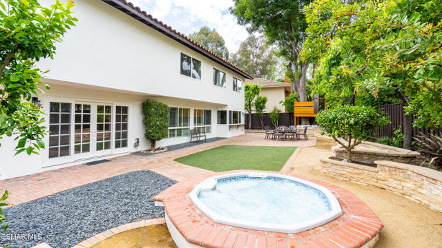 1635 Swansea Place, Westlake Village CA: https://media.crmls.org/mediaz/c3495ac6-756d-4bec-9ca8-d94d681190db.jpg