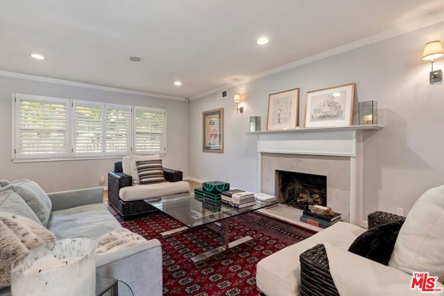 4219 Saugus Avenue, Sherman Oaks CA: https://media.crmls.org/mediaz/c3496c7f-10a2-45fa-9acd-71f45ce3cfe8.jpg